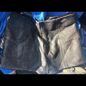 Sz 1 Hollister shorts- new never worn but wo tag